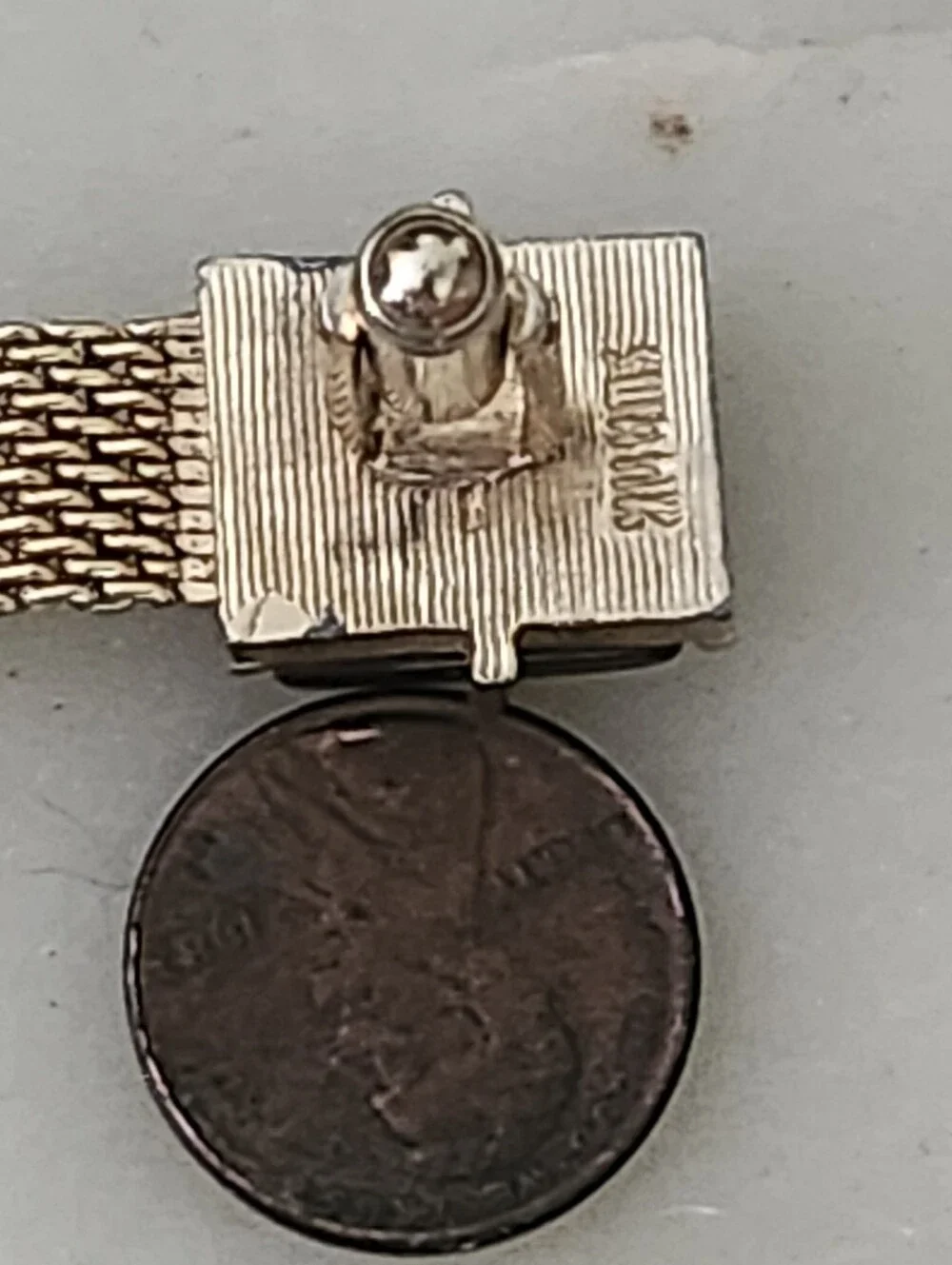 Vtg SWANK Gold Tone Mesh Wraparound Band Brown Square Stone Cufflinks